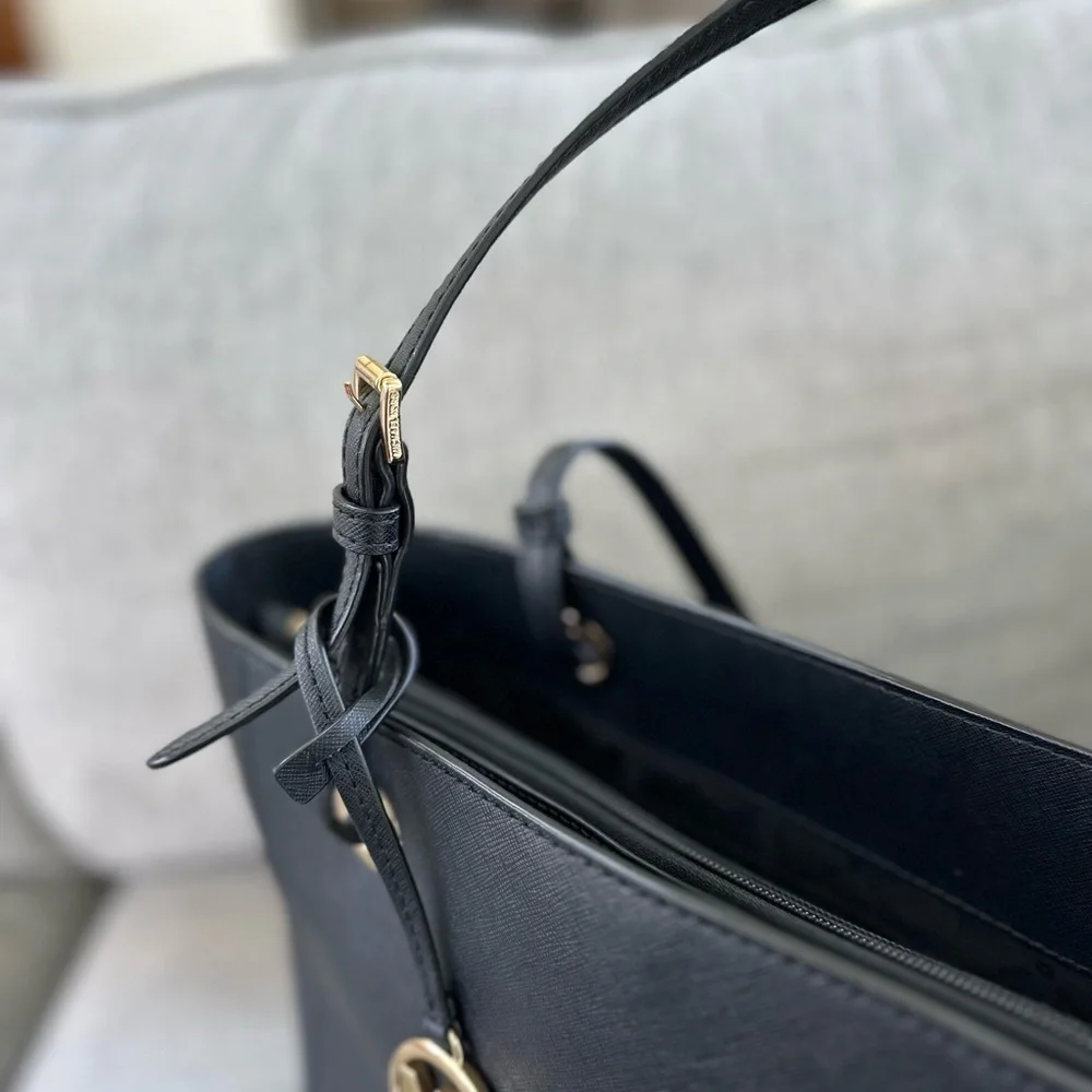 MICHAEL KORS Walsh Saffiano Leather Tote - Picture 6 of 15